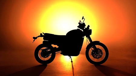 La Triumph Scrambler 1200 se deja ver algo mejor en un segundo teaser que promete acabados de lujo