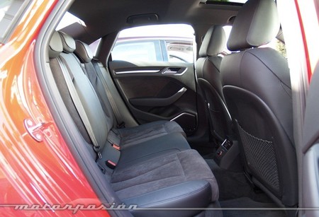 Audi A3 sedán plazas posteriores 28