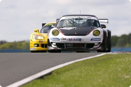 emmanuel-collard-richard-wesbrook-prospeed-porsche-997-gt3-rsr-gt2-silverstone09.jpg