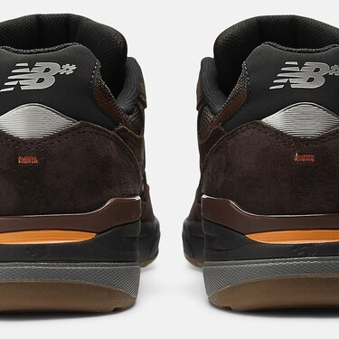 New Balance nos tiene en espera de las mejores zapatillas para el otoño: las nuevas 933 son pura esencia skate para dominar las calles