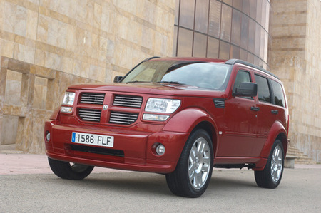 Dodge Nitro -01
