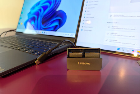 Las dos pantallas en paralelo con un kit extra de puertos