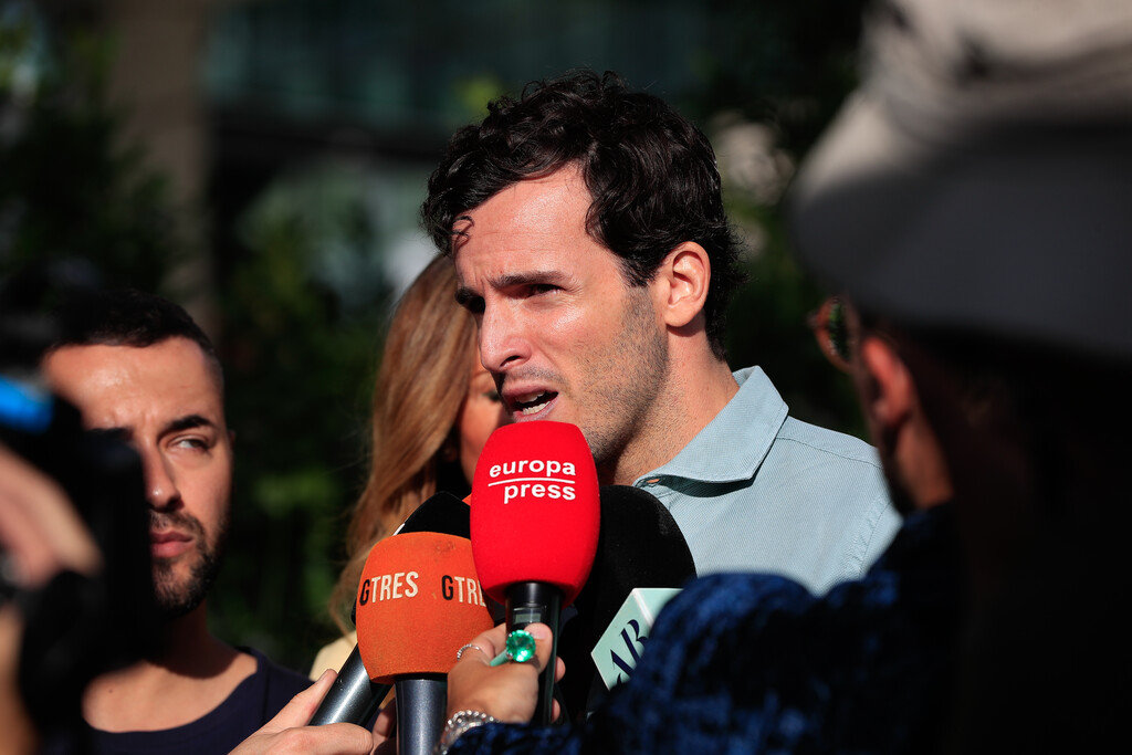 Iñigo Onieva se hace un Tamara Falcó y planta cara a los periodistas en público: habla de