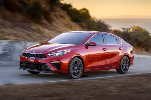 El KIA Forte 2019 tiene espíritu de Stinger y transmisión CVT
