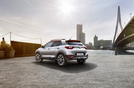 Kia Stonic 2017 002