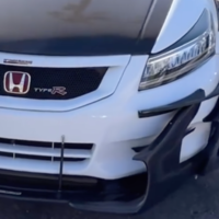 El tuning ha llegado a un nivel absurdo y grotesco: este Honda Accord es tan "aerodinámico" que da pena