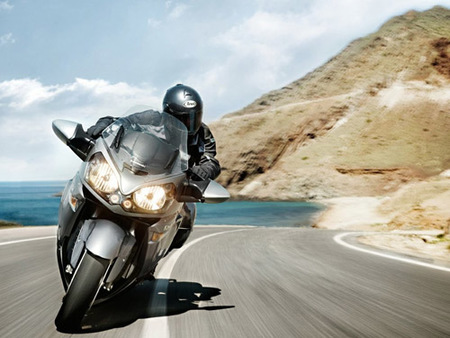 Kawasaki GTR 1400 2010 con visión noctuna