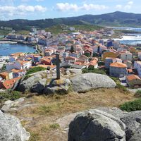 Este pueblo marinero de Galicia es una joya para recorrer en camper: playas, faros y paisajes de la Costa da Morte