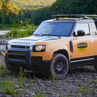 Sí, el Land Rover Defender podía molar aún más fuerte con la mítica decoración Camel Trophy