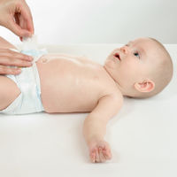 Cambiar el bebé en baños públicos: cinco medidas de higiene esenciales