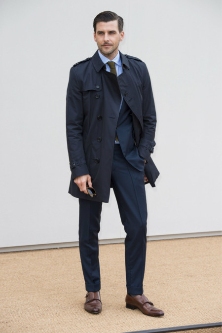 Los looks más elegantes de toda la Semana de la Moda de Londres son los de Johannes Huebl
