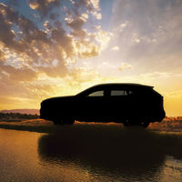 Esto que ves a contraluz es la primera imagen del nuevo Toyota RAV4