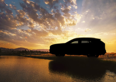 Esto que ves a contraluz es la primera imagen del nuevo Toyota RAV4