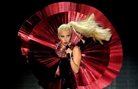 Los Mtv Europe Music Awards 2011, los modelitos más estrambóticos (II)