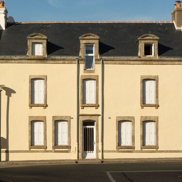 Al cobrar impuestos por cada puerta y ventana abierta durante 126 años, Francia empujó a los ciudadanos a modificar sus casas: aún hoy es visible 