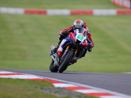 ¡Qué cerca! Esta es la diferencia en tiempos entre una Honda CBR1000RR-R y la misma moto deportiva preparada para el WSBK