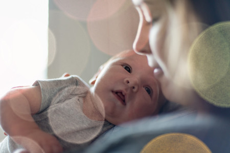 La dopamina en el cerebro ayuda a que las madres establezcan un mejor vínculo afectivo con sus bebés