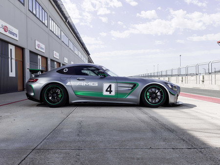 Mercedes-AMG GT4