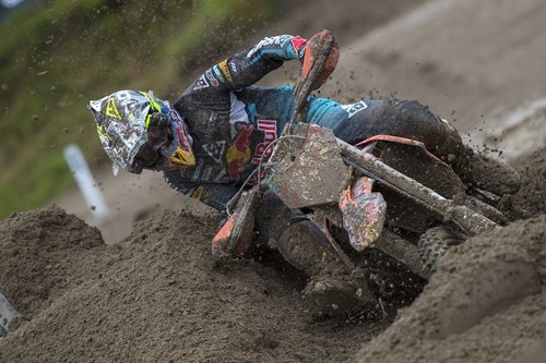 Antonio Cairoli se escapa en MXGP y Jorge Prado continúa la remontada en MX2, ambos con dobletes en Italia