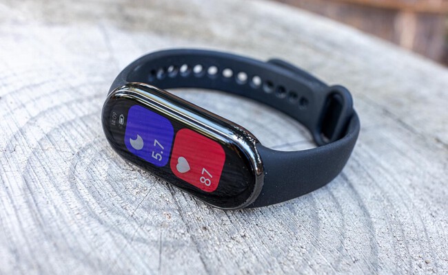 Primer plano de la Xiaomi Smart Band 8, la versión más reciente de la popular pulsera de Xiaomi