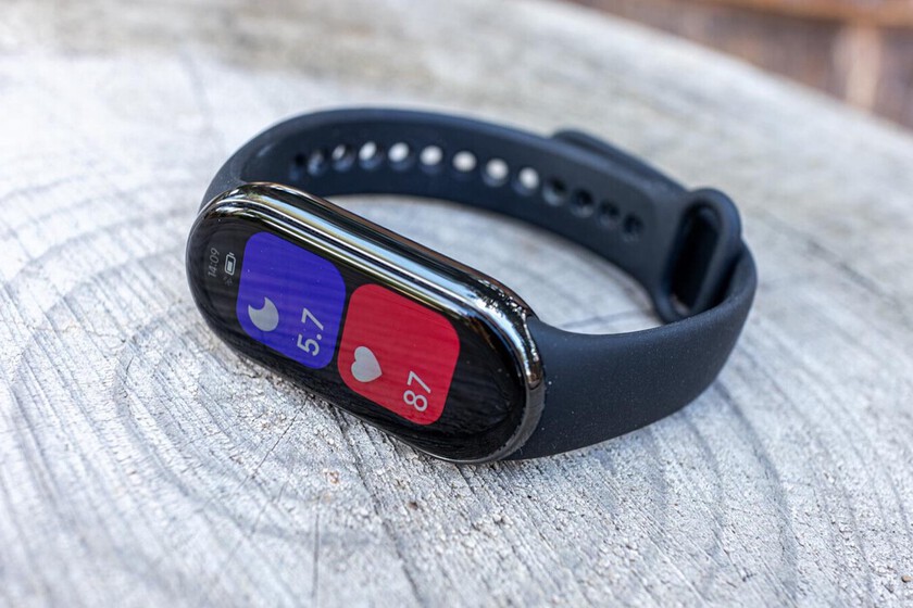 Primer plano de la Xiaomi Smart Band 8, la versión más reciente de la popular pulsera de Xiaomi
