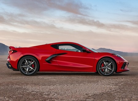 Modificador ofrece puertas verticales estilo "Lambo" para el Chevrolet Corvette
