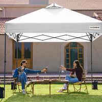 Resistente, fácil de montar y a precio casi regalado: así es la pérgola que nuestro jardín pide a gritos y que vamos a usar para todo 