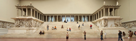 Berlin Pergamonmuseum Altar 01