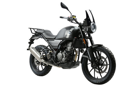 La nueva Hanway G-15 Adventure es una moto china para el carnet B de coche y con 15 CV, por 3.289 euros