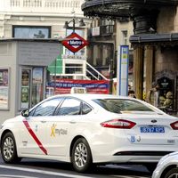 Madrid tumba las exigencias del taxi y Euskadi regula preventivamente las VTC antes de la llegada de Uber y Cabify