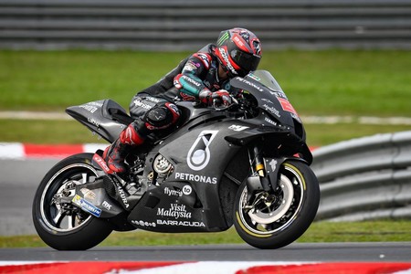 Fabio Quartararo domina los tests en Sepang, Marc Márquez se cae de nuevo y Álex Rins vuelve a ser tercero