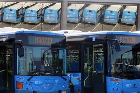 Los autobuses rojos de Madrid, en vías de extinción