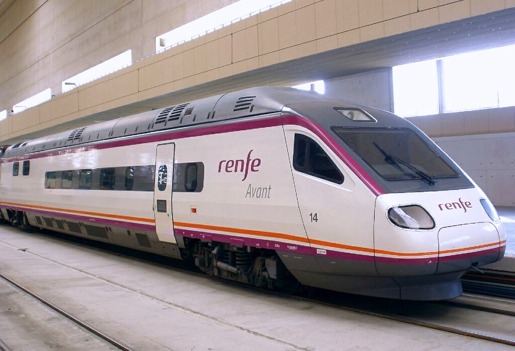 "No hay plazas a 10 días": coger un tren para ir a trabajar a Barcelona o Girona se ha convertido en misión imposible