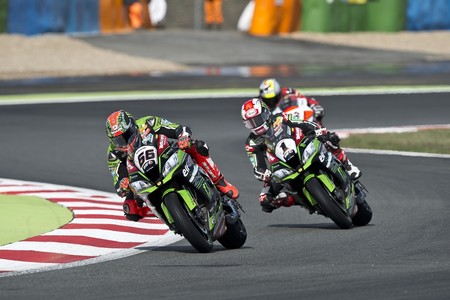 Tom Sykes Jonathan Rea Magny Cours Wsbk 2016