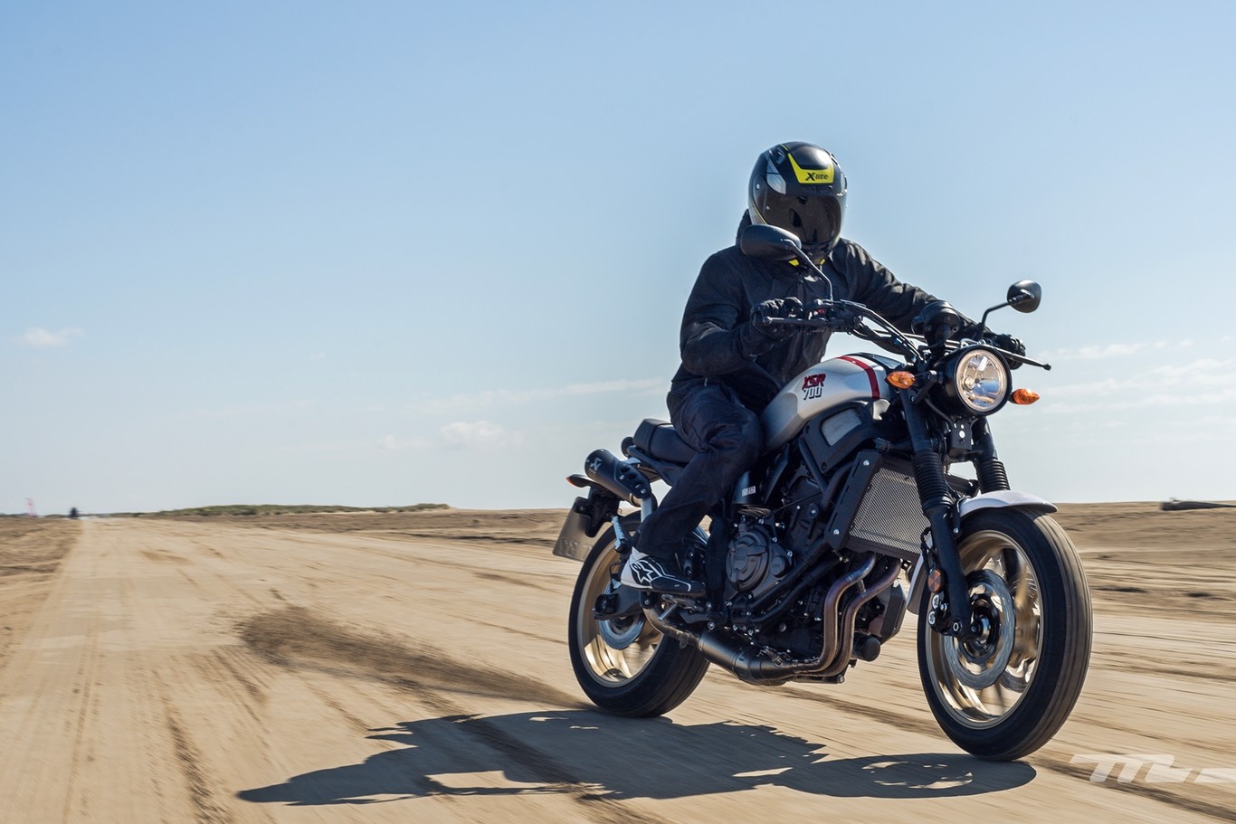Probamos la Yamaha XSR700 XTribute: estética de XT500, 75 CV y un comportamiento excitante para el A2