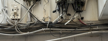 Telefónica ha fulminado el cobre pero en mi bloque aún hay cables viejos. Solo los podemos quitar de esta forma