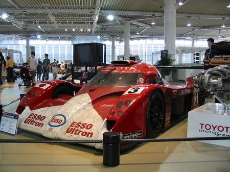 800px-1999_toyota_ts020_01.jpg