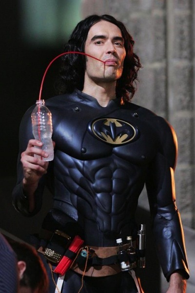 Russell Brand ni se acuerda de su ex: Katy... ¿qué? ¿Merry? ¿Berry?