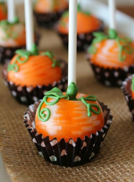 Manualidad de Halloween: Chupa Chups con forma de calabazas