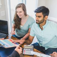 Seguro de hogar para tu casa, sí o no. Cuándo es obligatorio, qué ofrecen y qué pasa si tu comunidad de vecinos ya tiene uno 