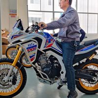 Vuelve la copia china de la Honda Africa Twin. Ahora fusilan también a la BMW GS, y llegará a España