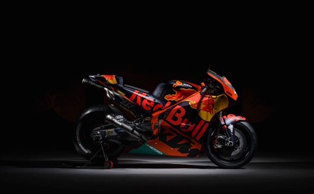 Por fin llegó el día: KTM muestra al mundo los colores de su MotoGP