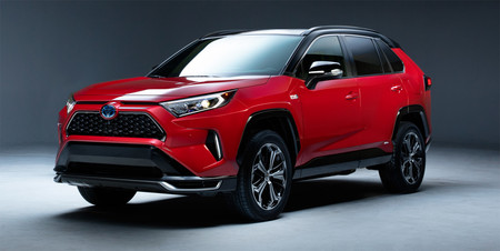 El Toyota RAV4 híbrido enchufable será el más potente de la familia: lo veremos en el Salón de Los Ángeles