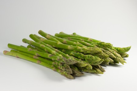 Siete recetas con espárragos verdes para disfrutarlos de forma original desde el principio de la temporada