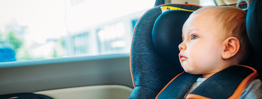 Nunca dejes un niño solo dentro del coche, aunque no haga calor: al sol, en 30 minutos la temperatura interior se duplica