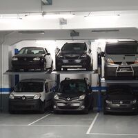 Usar un elevador de coches para duplicar la capacidad del garaje: todo lo que necesitas saber