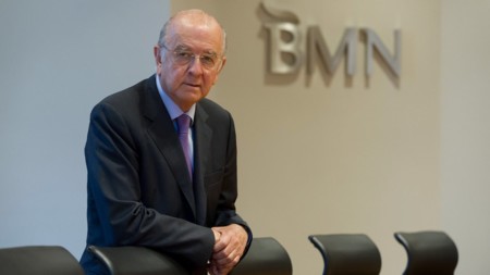 El FROB estudia la fusión de Bankia y BMN