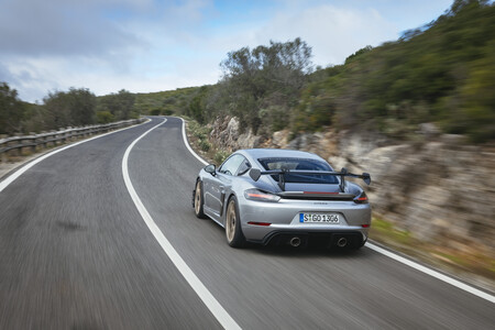 Porsche 718 Cayman GT4 RS