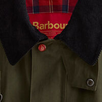 El Corte Inglés calienta motores para el otoño con esta changa de chaqueta Barbour a casi mitad de precio y estilo único 