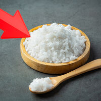 Hay gente que está mezclando sal con suavizante para telas, dicen que es el truco definitivo contra la humedad